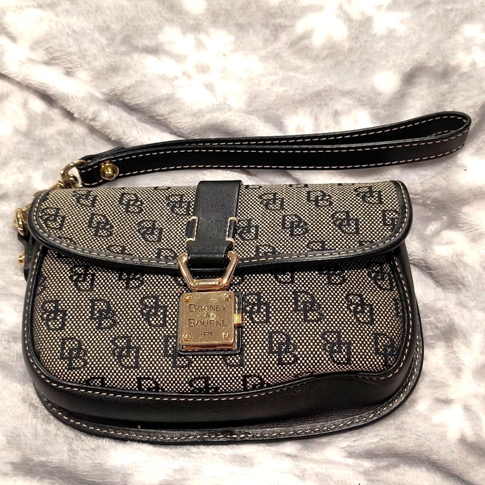 Dooney & Bourke Black/Cream Monogram Wristlet, push lock, EUC  6.5" x 4.5"